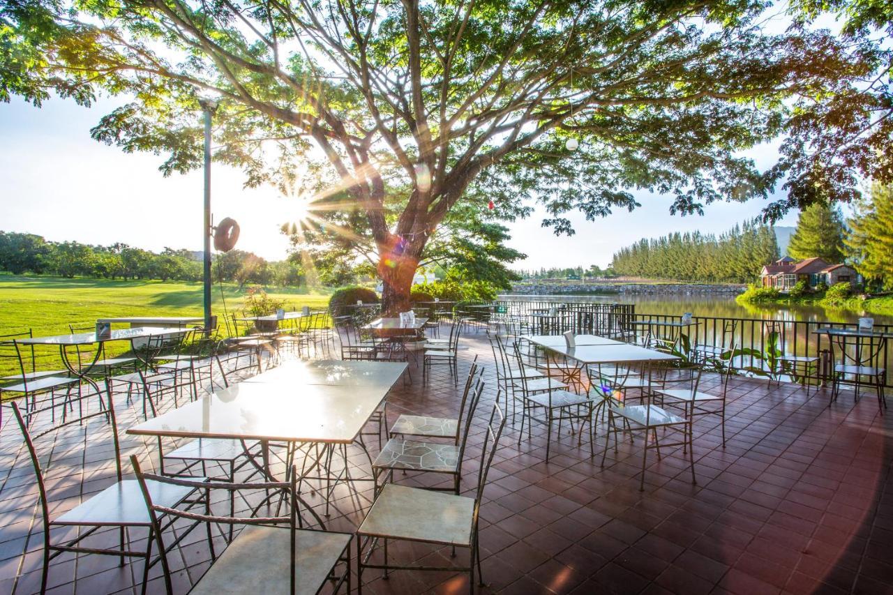 Chateau De Khaoyai Hotel & Resort Khao Yai National Park Exterior photo